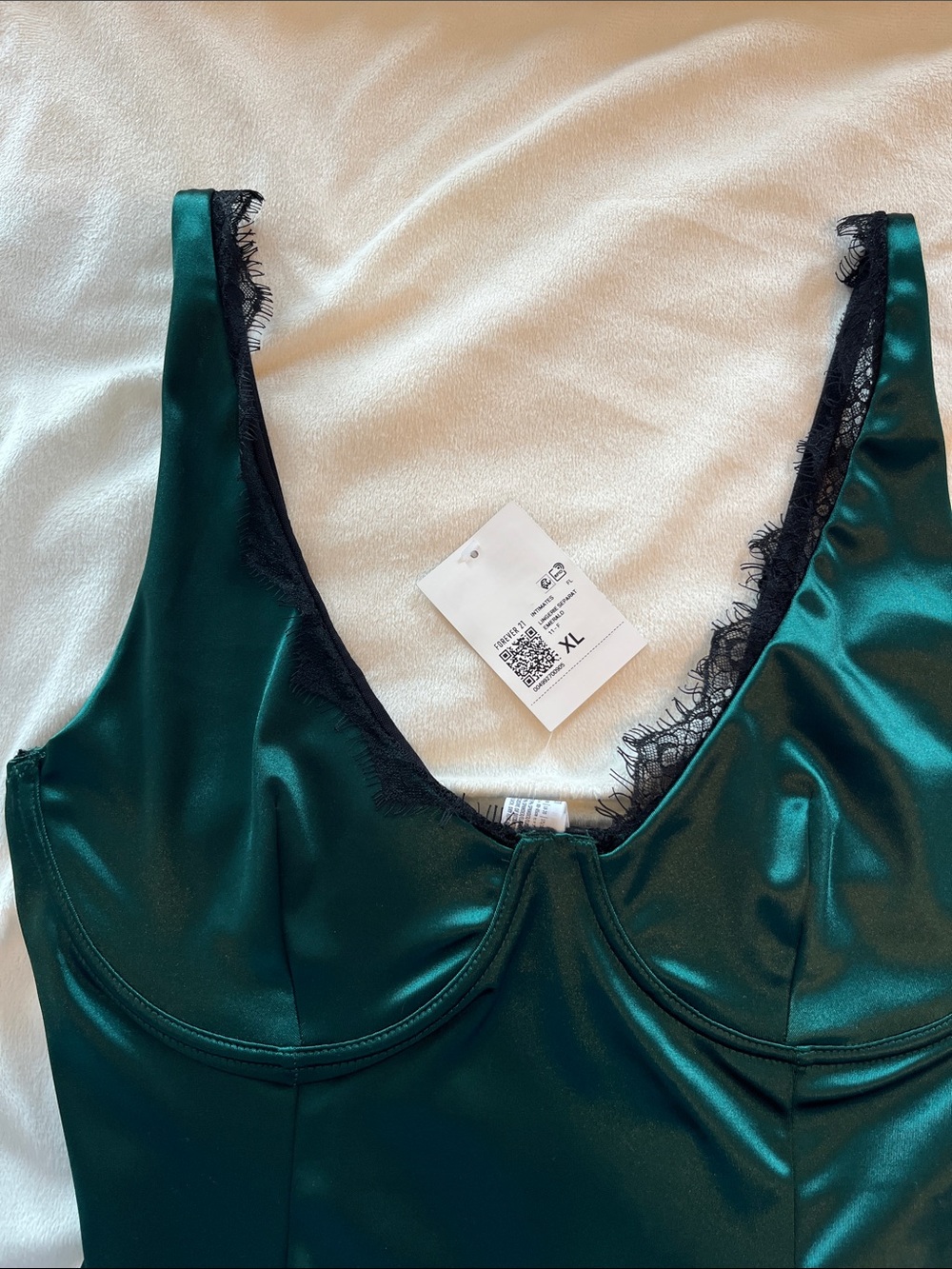 NWT Forever 21 Women’s Emerald Green Lace-Trim Bodysuit - Picture 2 of 12